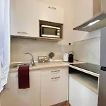 Daire In Mit Kostenloser Privatgarage By Interhome *