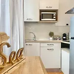 In Mit Kostenloser Privatgarage By Interhome Daire *